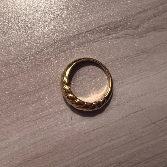Gold Tone Swirl Ring 9 - Picture 2 of 3